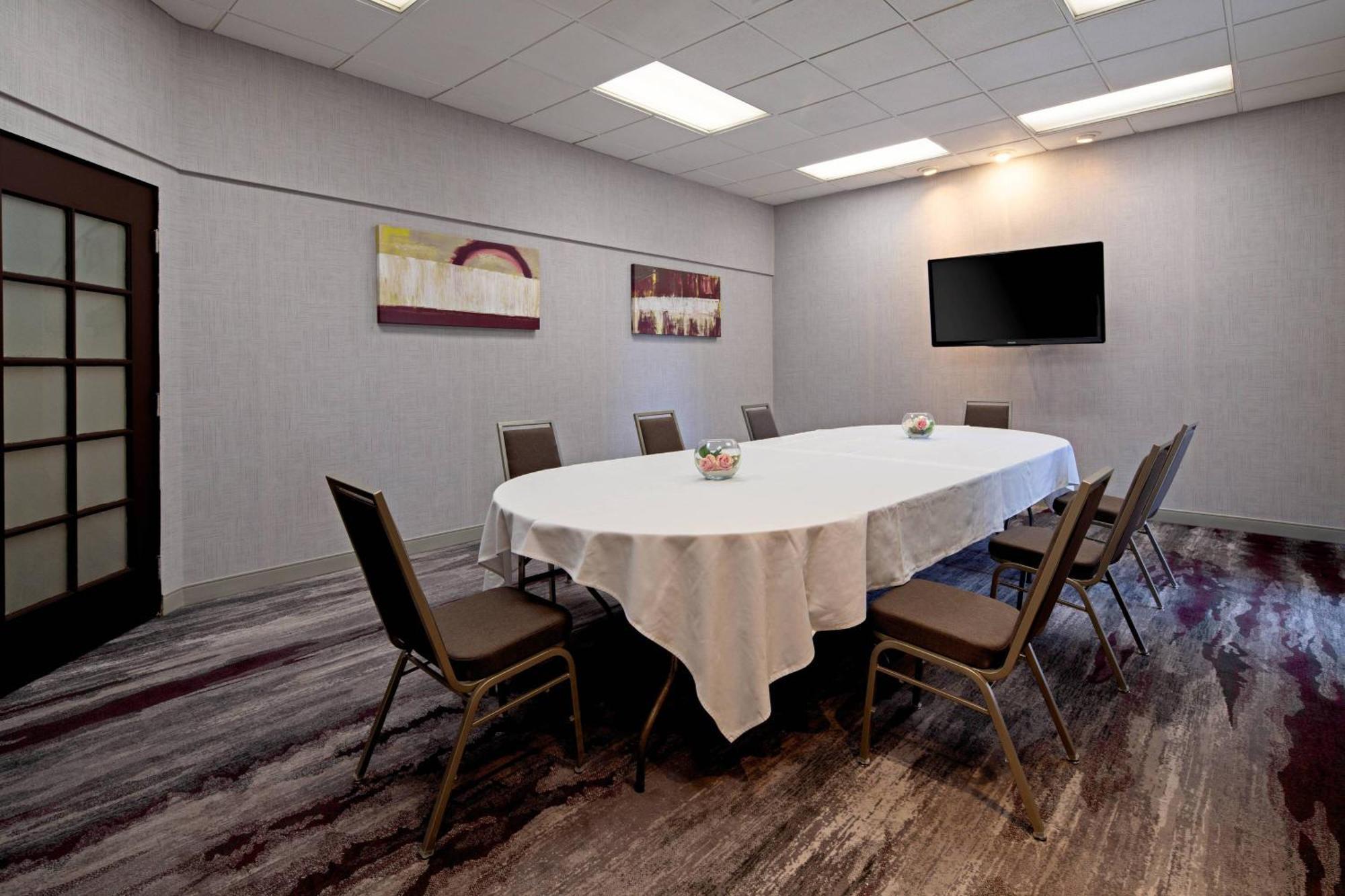 Courtyard By Marriott Oxnard/Ventura Hotel Exterior photo