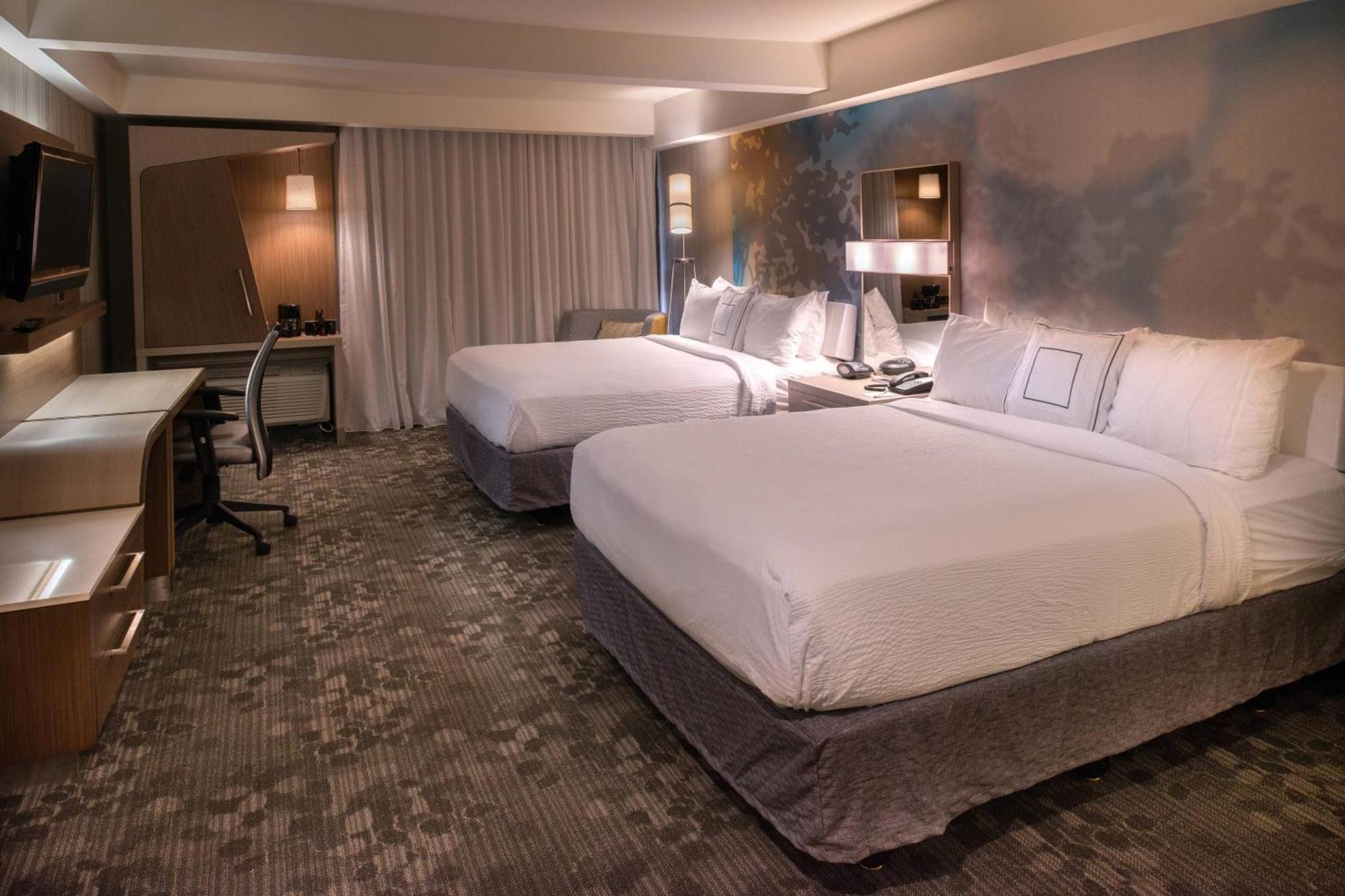 Courtyard By Marriott Oxnard/Ventura Hotel Exterior photo