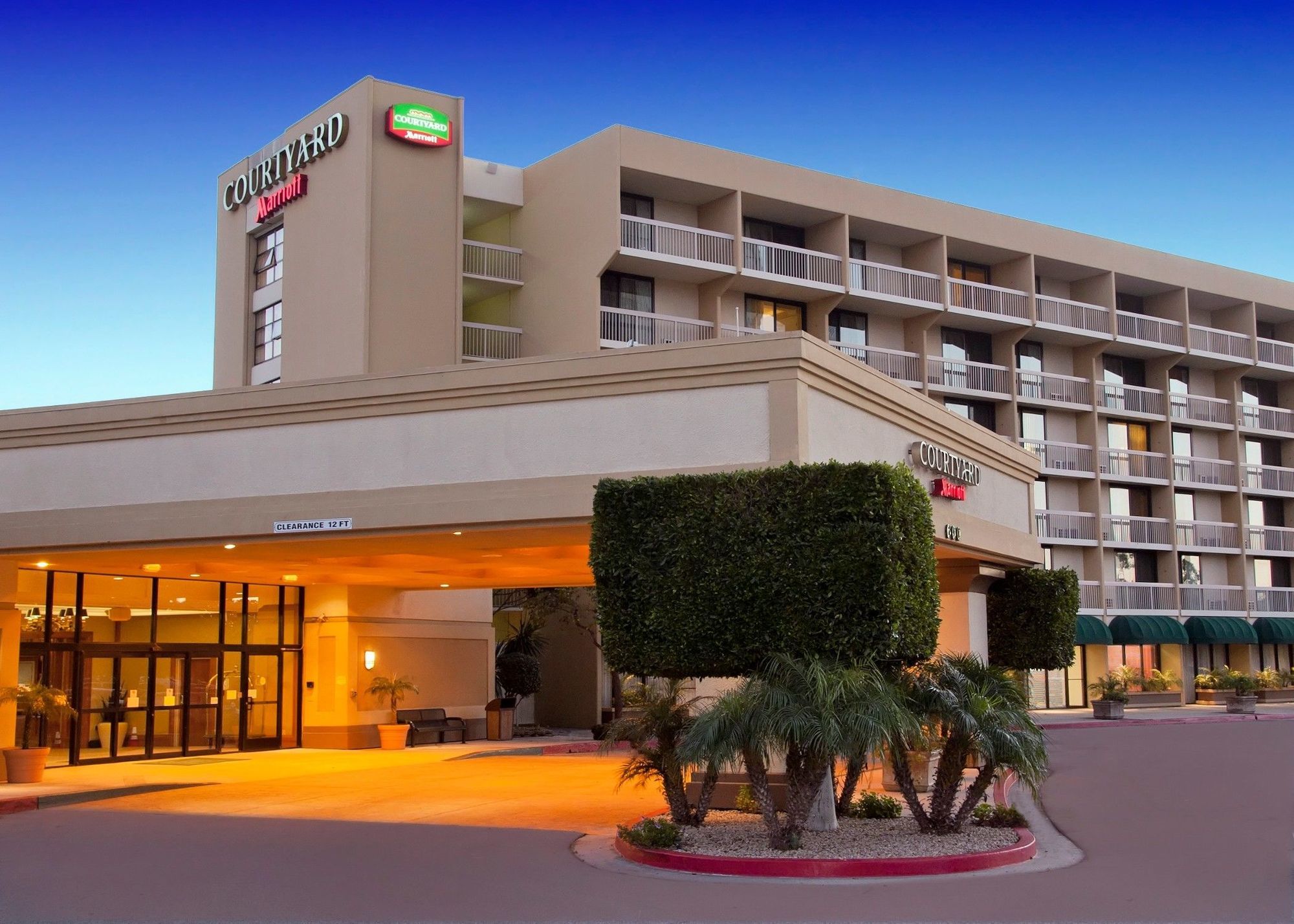 Courtyard By Marriott Oxnard/Ventura Hotel Exterior photo