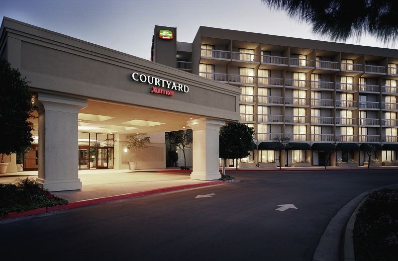 Courtyard By Marriott Oxnard/Ventura Hotel Exterior photo