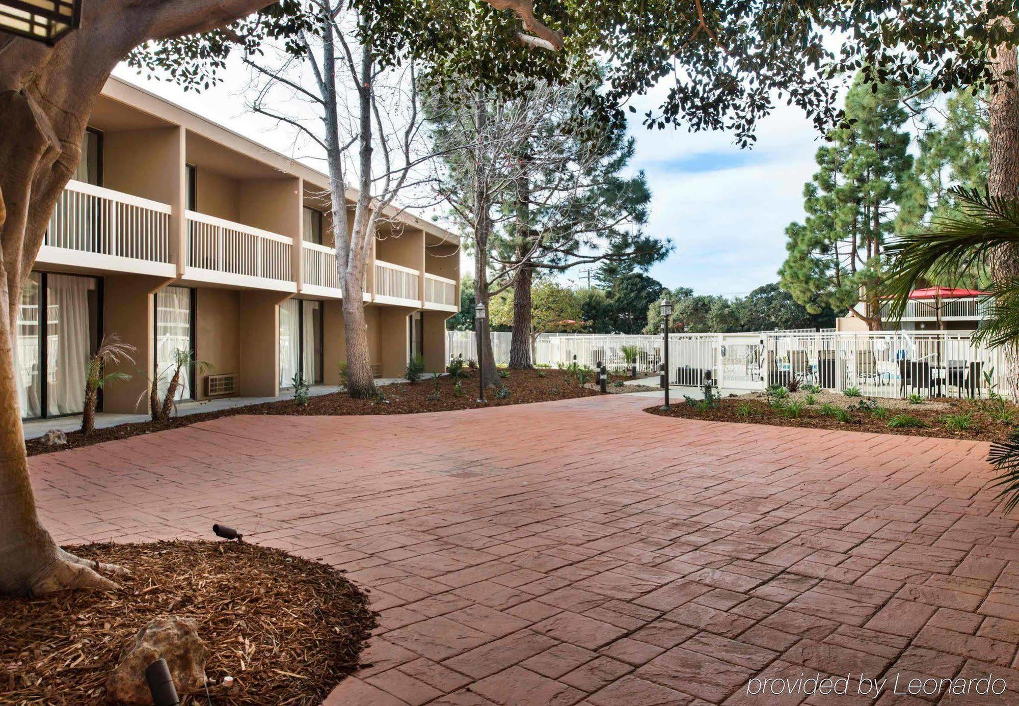 Courtyard By Marriott Oxnard/Ventura Hotel Exterior photo