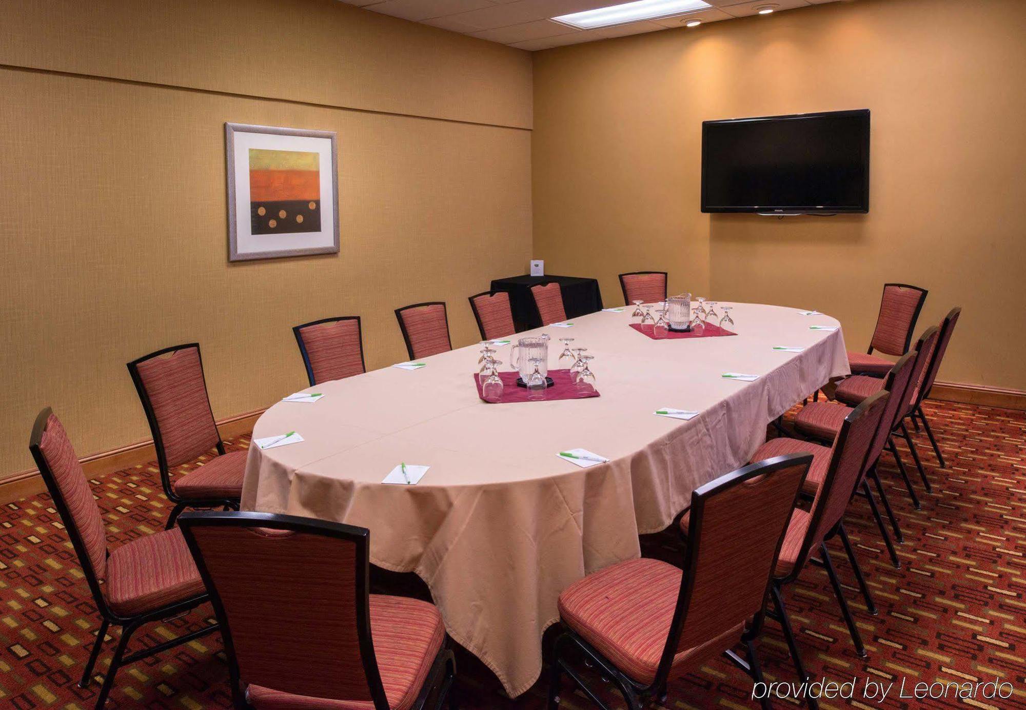 Courtyard By Marriott Oxnard/Ventura Hotel Exterior photo