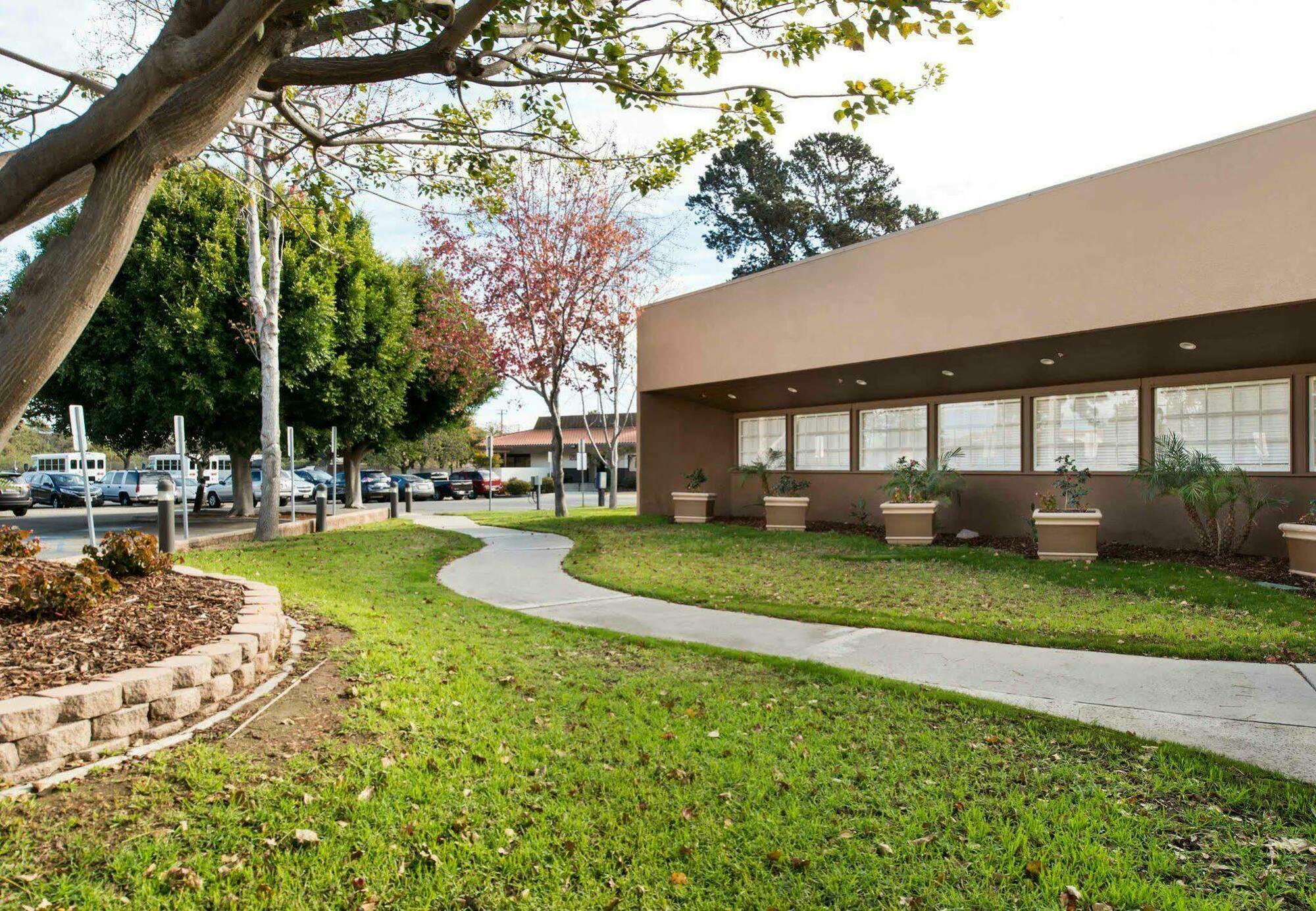 Courtyard By Marriott Oxnard/Ventura Hotel Exterior photo